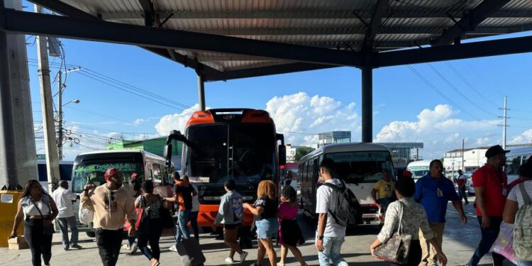 Salida al interior «deja vacía» la capital