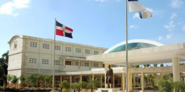 Universidad Autónoma de Santo Domingo suspende docencia por fuertes lluvias en el país