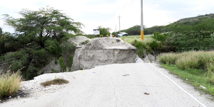 Carreteras de las provincias Bahoruco e Independencia: «abandonadas»