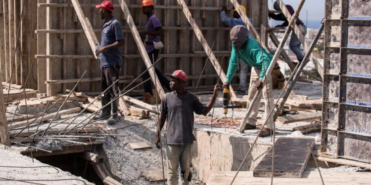 Se siente «escasez de mano de obra haitiana» en el sector construcción