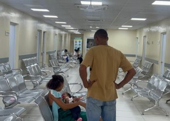 Arranca “con buen pie” paro en hospital de Barahona