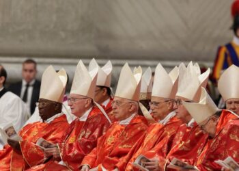 Inicia hoy cónclave para escoger nuevo papa