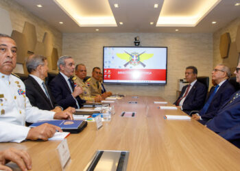 Presidente está reunido con expresidentes