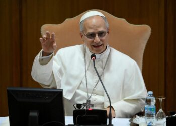 El Papa sobre el nombre de León XIII: «porque afrontó la defensa de la dignidad, la justicia y el trabajo»
