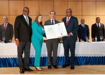 Jorge Asjana David al ser exaldo como Profesor Merítimo: «reafirmo mi compromiso con la educación superior pública y de calidad»