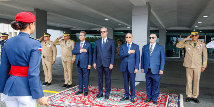 Luis, Leonel, Danilo e Hipólito acuerdan convocar el CES para tratar crisis de Haití