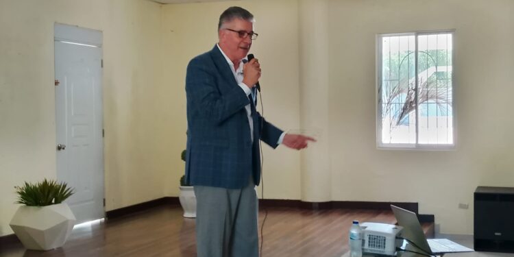 Anuncian construcción de nueva cárcel en Neyba