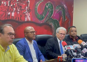 Médicos amenazan con «radicalizar» protesta