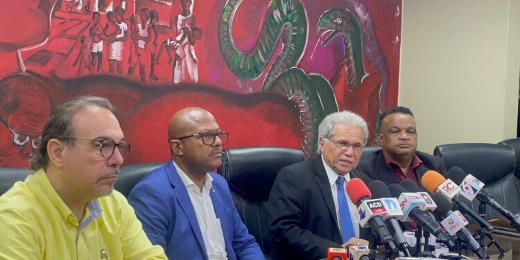 Médicos amenazan con «radicalizar» protesta