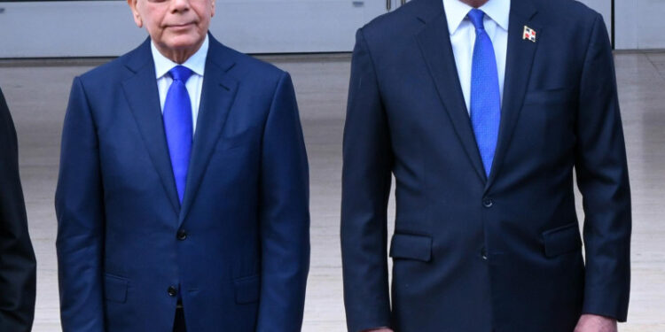 Abinader va al PLD a reunirse con Danilo