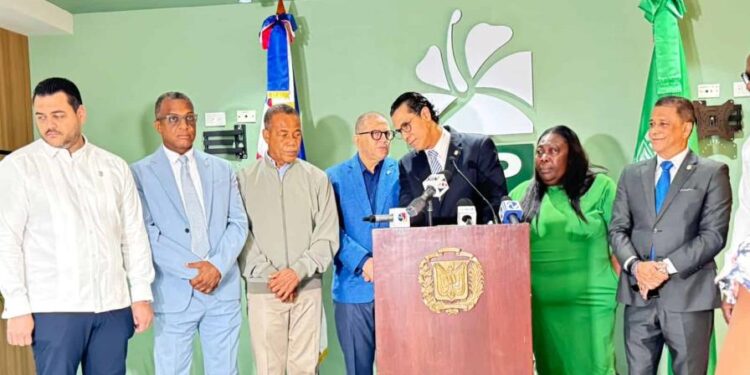 FP acusa al Ejecutivo de «entrometerse» en el Congreso