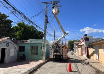 Edesur adecúa redes eléctricas en Baní