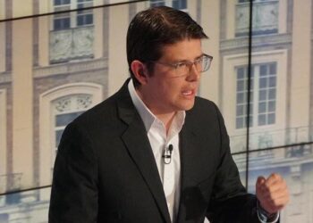 Uribe Turbay sale bien de cirugía