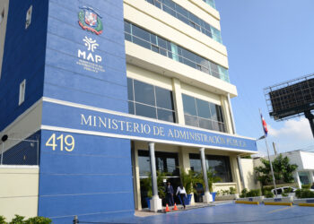 Nuevo horario de trabajo en entidades públicas inicia en julio