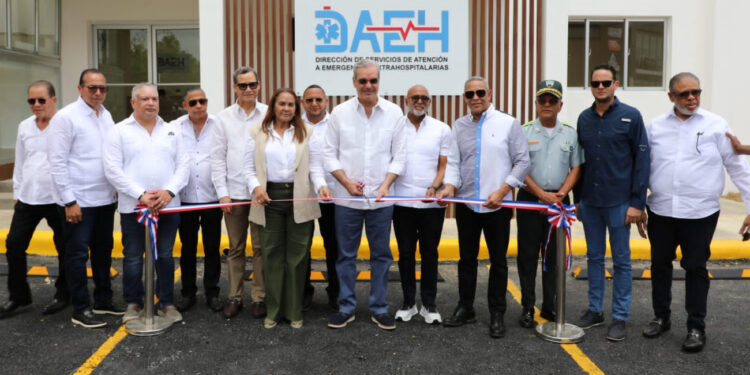 Abinader entrega obras en Duarte