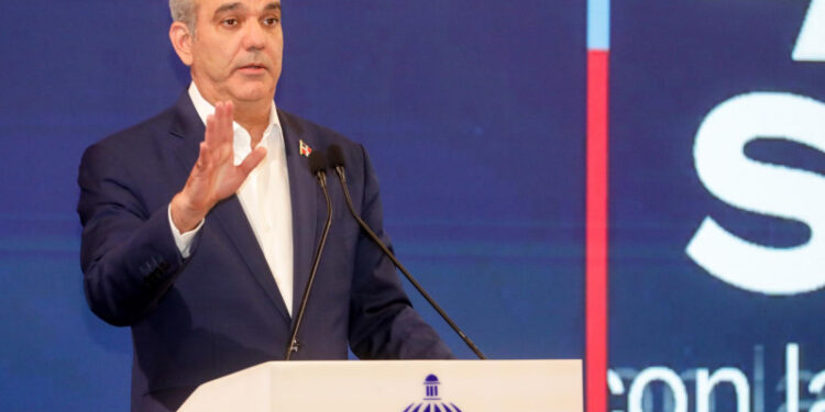 Abinader responde a los obispos