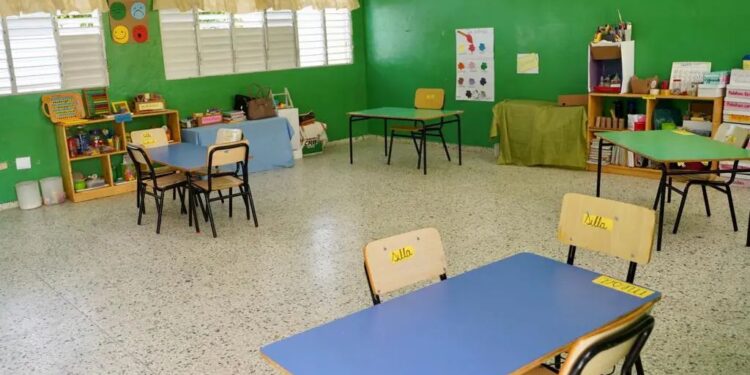 Hay un déficit de 7,000 aulas