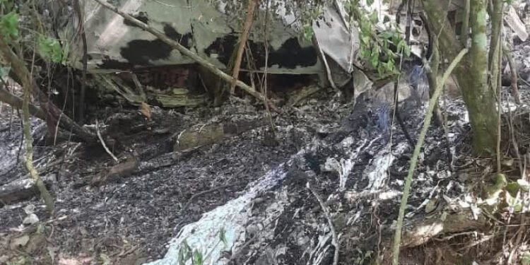 Encuentran cuerpos calcinados en interior de vehículo en Cotuí