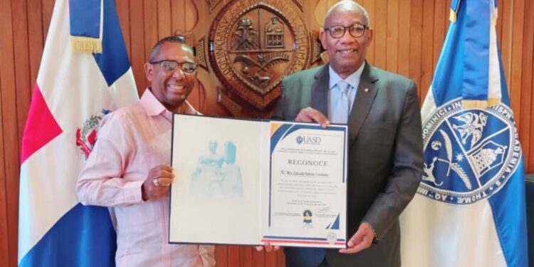 Recinto Barahona reconoce rector UASD