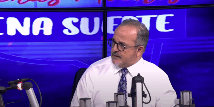 Fernando Caamaño acusa a Abinader por «quiebre» de Senasa