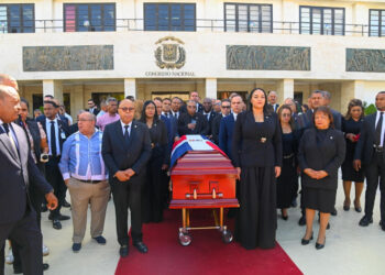 Sus compañeros dan «último a dios» a Fello