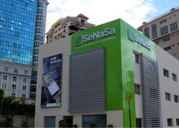 Médicos exigen pago a Senasa