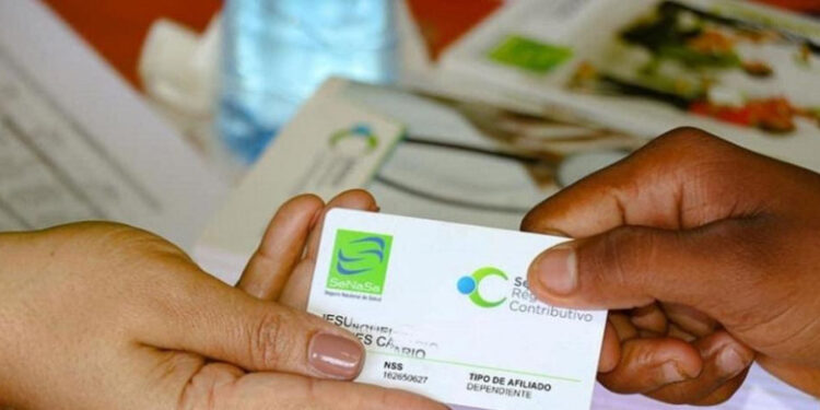 Pacientes "impacientes" por demora del Senasa