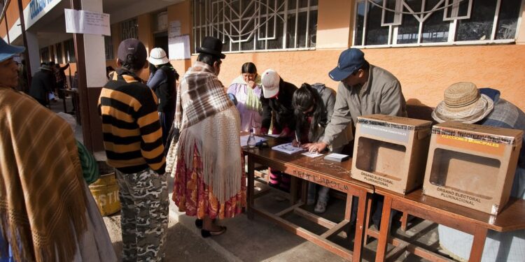 Bolivia «gira a la derecha»