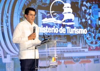 Mitur firma acuerdo con FCCA