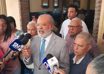 Alza del dólar y apagones impactan en precios de la comida