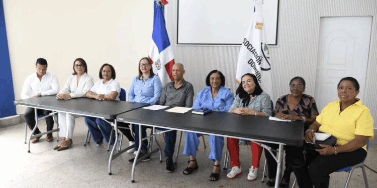 Paralizarán servicios de salud el martes