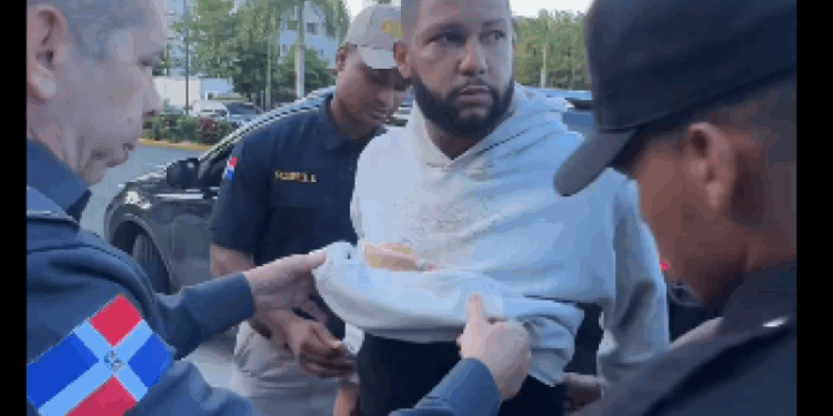 Se entregó a la Policía uno de 6 jóvenes implicados por violación de mujer