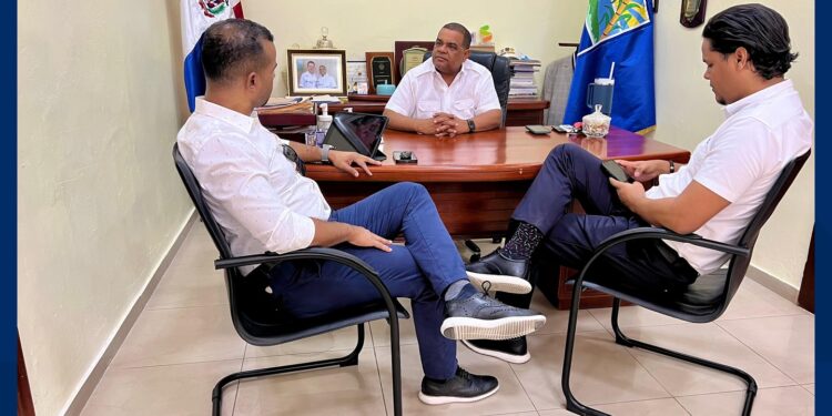 Alcalde se reúne con nuevo presidente Cámara de Comercio