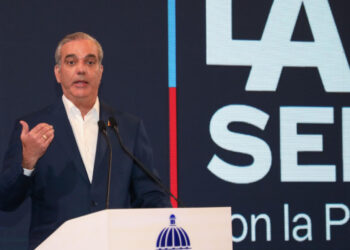 Abinader advierte que quien sustrae dineros públicos debe enfrentar consecuencias