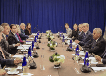 Abinader y Rubio sostienen reunión