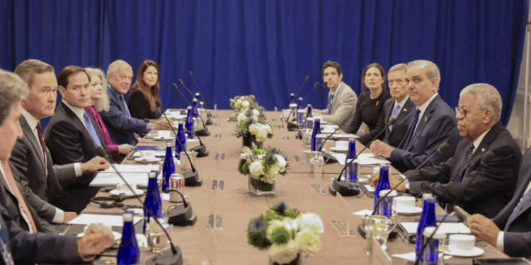 Abinader y Rubio sostienen reunión