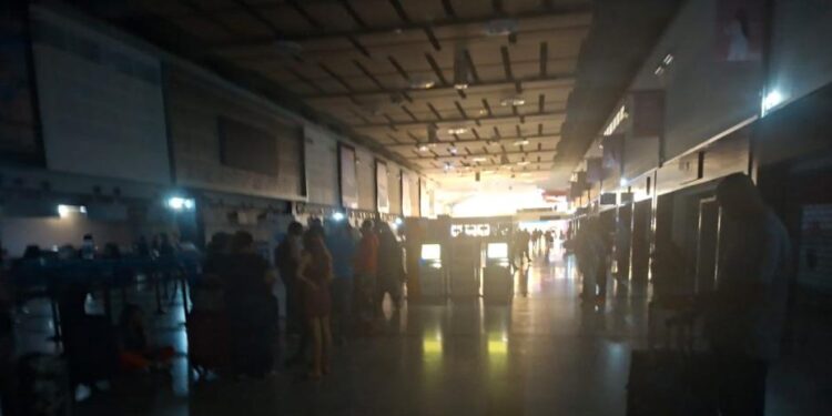 Otro «apagón» afecta Aeropuerto Las Américas