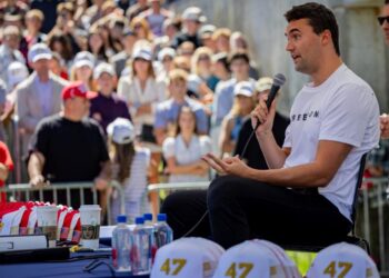 FBI confirma puesta en libertad de sospechoso detenido por asesinato de Kirk