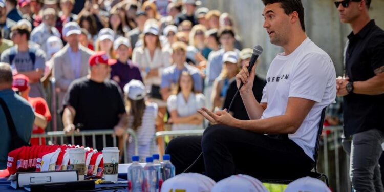 FBI confirma puesta en libertad de sospechoso detenido por asesinato de Kirk