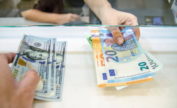 Toda operación superior a 10,000 dólares o euros será reportada