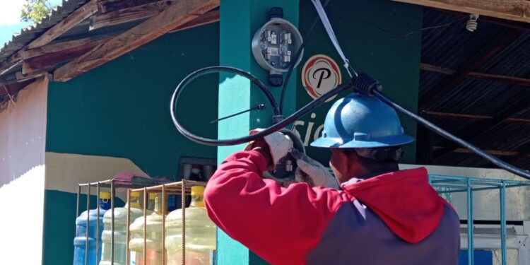 Edesur desmantela cientos de conexiones ilegales en el Sur