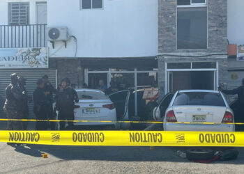 Un familiar de uno de los 5 ultimados niega versión de la Policía