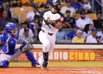 Águilas empatan con Licey