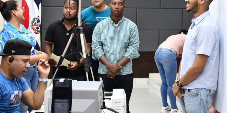 Concluye segunda jornada de carnetización en la UASD Barahona