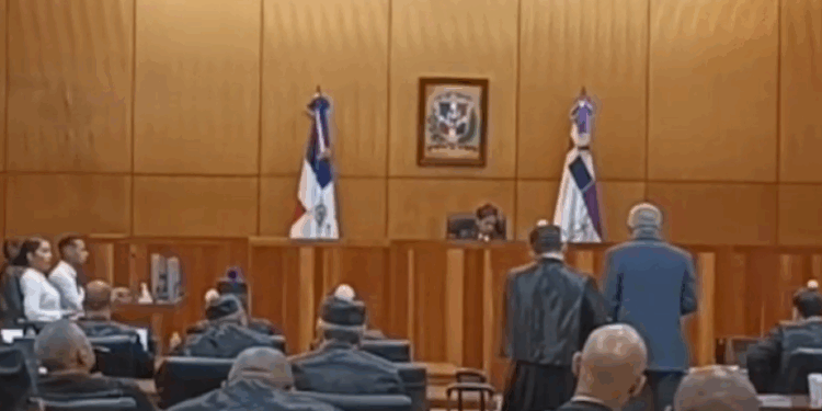 Chalas declara y va «derechito» a un centro de salud