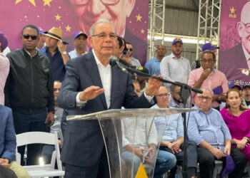 Danilo califica de “muchachada” de Abinader justificar endeudamiento