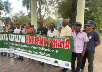 Protestan en Baní por contaminación de Punta Catalina