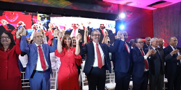 Rosalía desmonta proyecto rectoral y apoya a Asjana