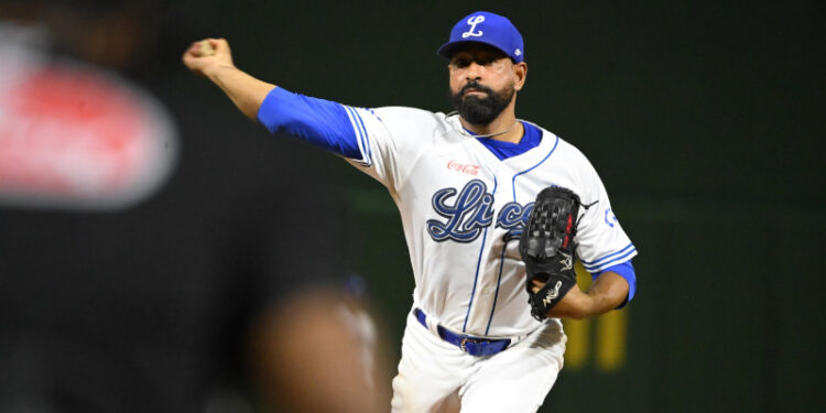 Valdez se luce en victoria del Licey