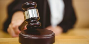 Además, deberá pagar 5 millones como reparación a los daños causados a la familia del asesinado